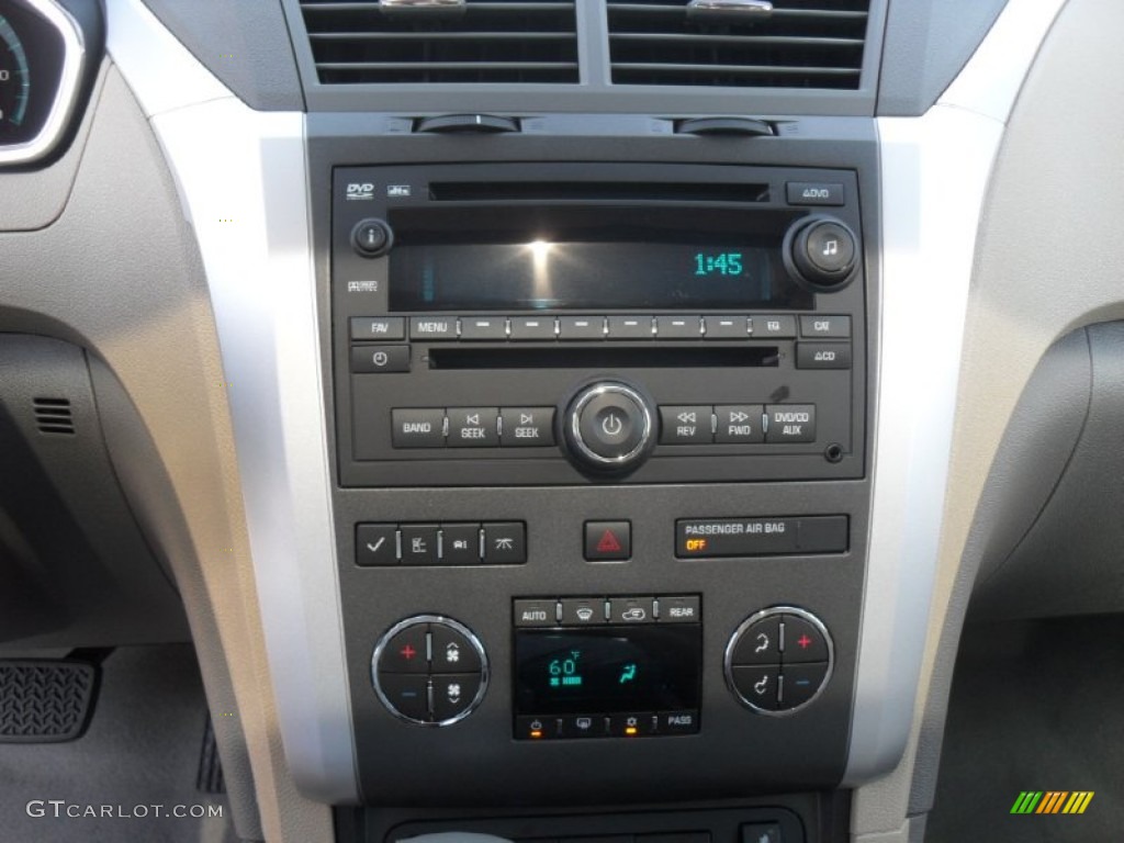 2012 Chevrolet Traverse LT Controls Photo #55005379