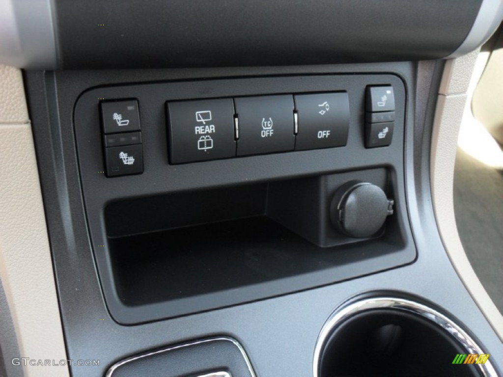 2012 Chevrolet Traverse LT Controls Photo #55005391