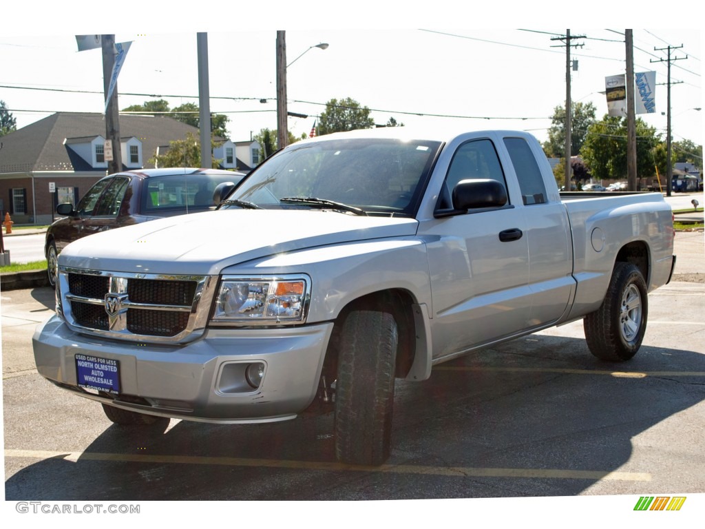 2008 Dakota SLT Extended Cab - Bright Silver Metallic / Dark Slate Gray/Medium Slate Gray photo #2