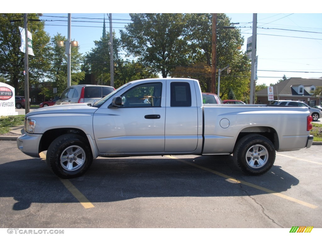 2008 Dakota SLT Extended Cab - Bright Silver Metallic / Dark Slate Gray/Medium Slate Gray photo #3
