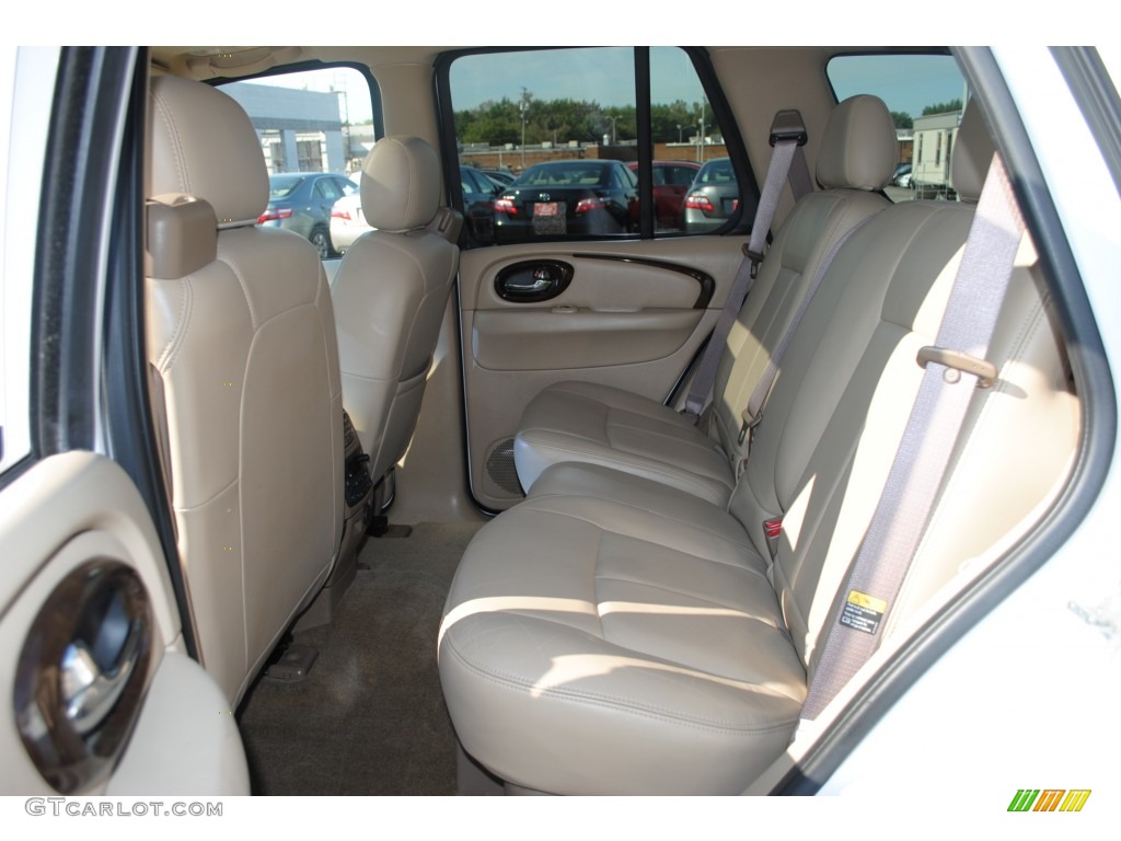 2004 Rainier CXL AWD - Olympic White / Light Cashmere photo #27