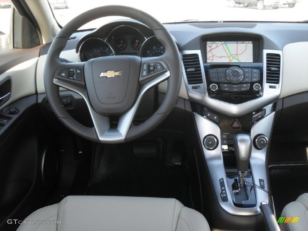 2012 Chevrolet Cruze LTZ/RS Cocoa/Light Neutral Dashboard Photo #55008671