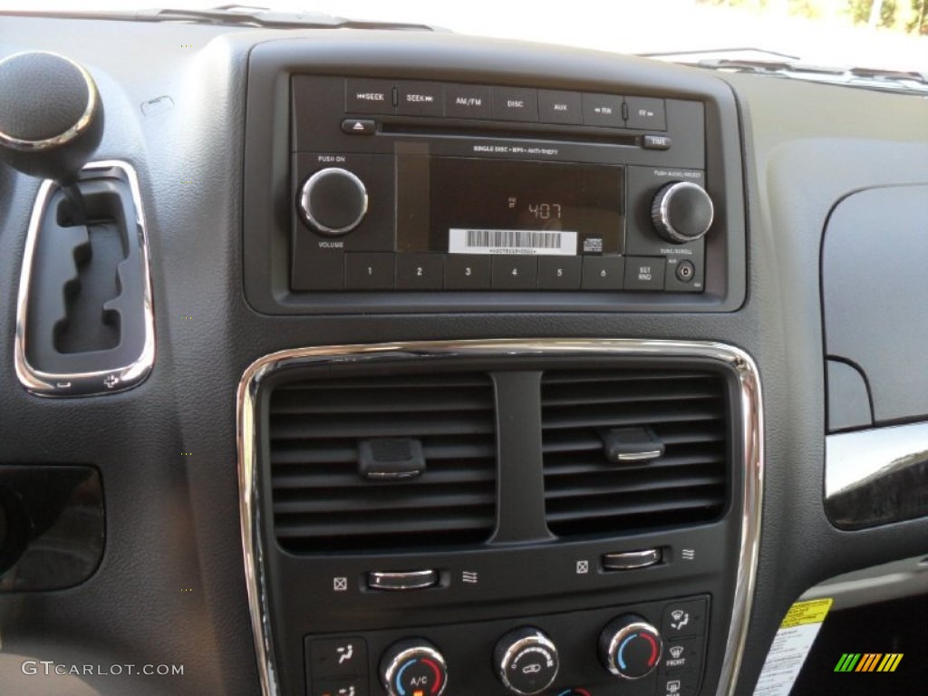 2012 Dodge Grand Caravan SE Audio System Photo #55009553