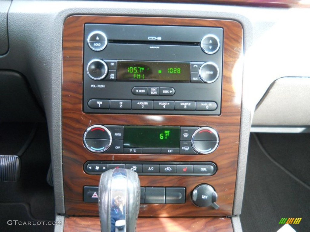2009 Ford Taurus SEL Audio System Photo #55012290