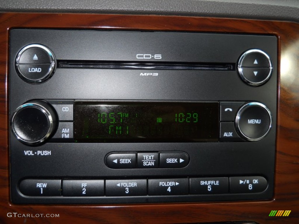 2009 Ford Taurus SEL Audio System Photos