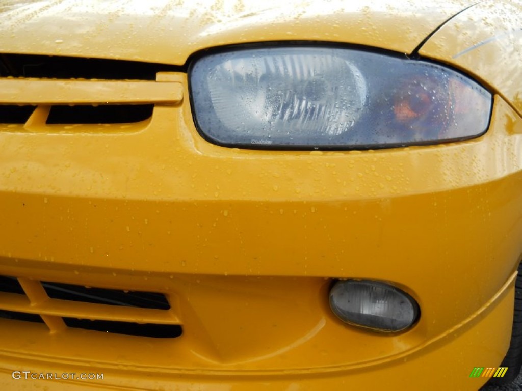 2003 Cavalier LS Sport Coupe - Yellow / Graphite Gray photo #6