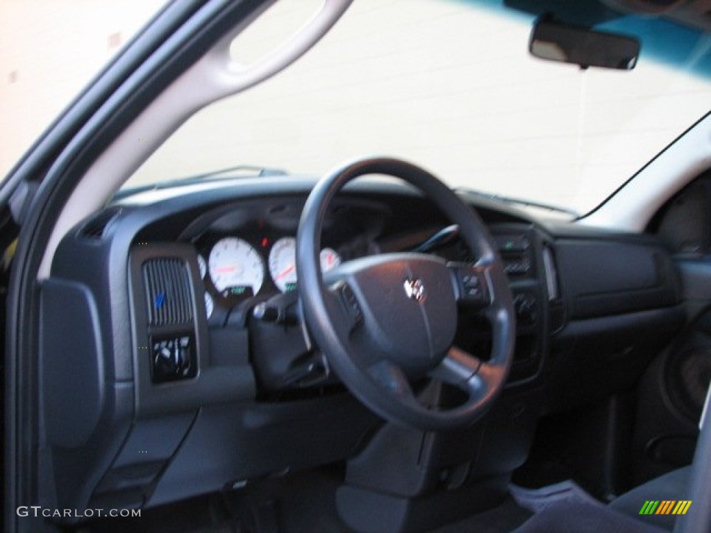 2004 Ram 1500 SLT Quad Cab - Black / Dark Slate Gray photo #10