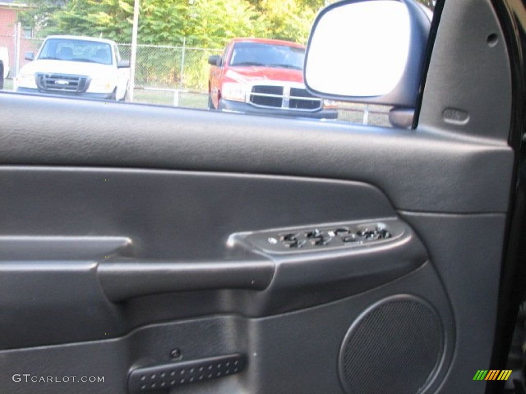 2004 Ram 1500 SLT Quad Cab - Black / Dark Slate Gray photo #12