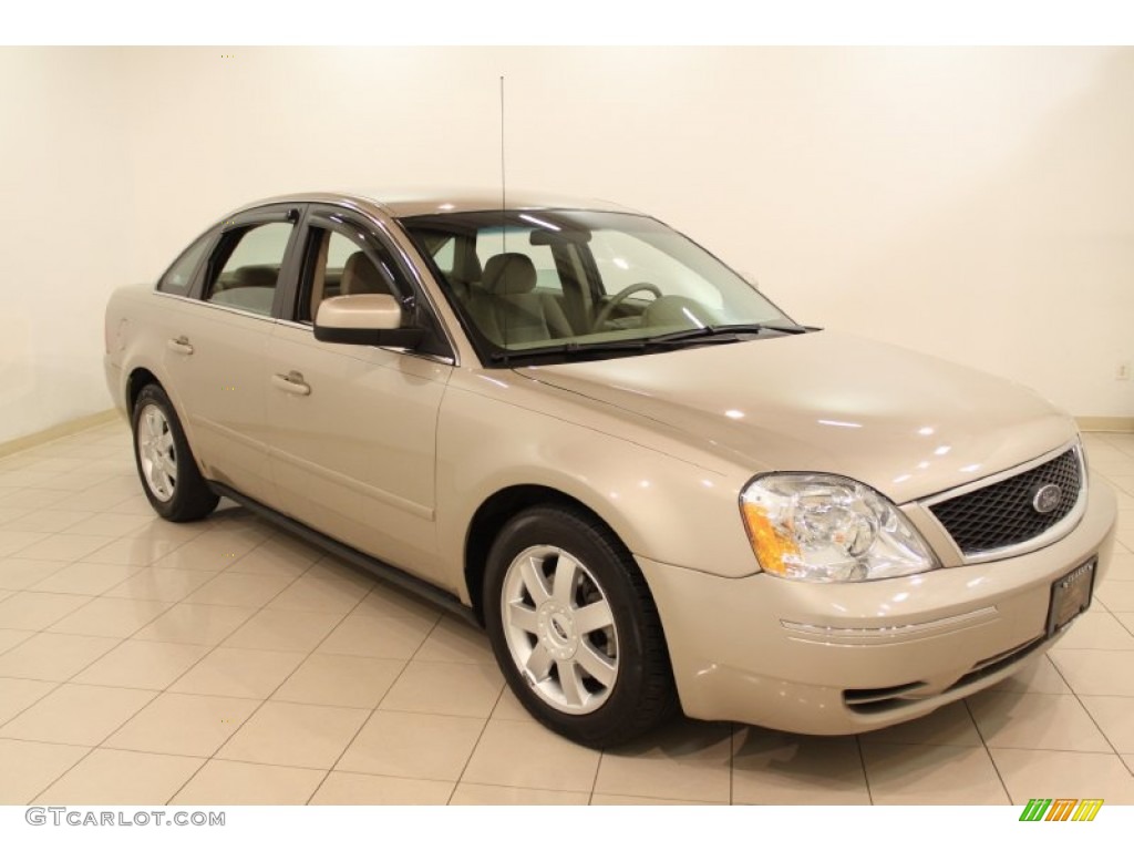 2005 Five Hundred SE - Pueblo Gold Metallic / Pebble Beige photo #1