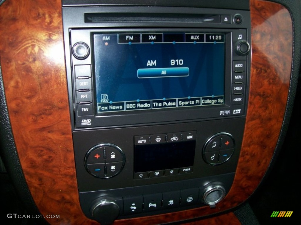 2007 Chevrolet Tahoe LTZ 4x4 Controls Photo #55016012