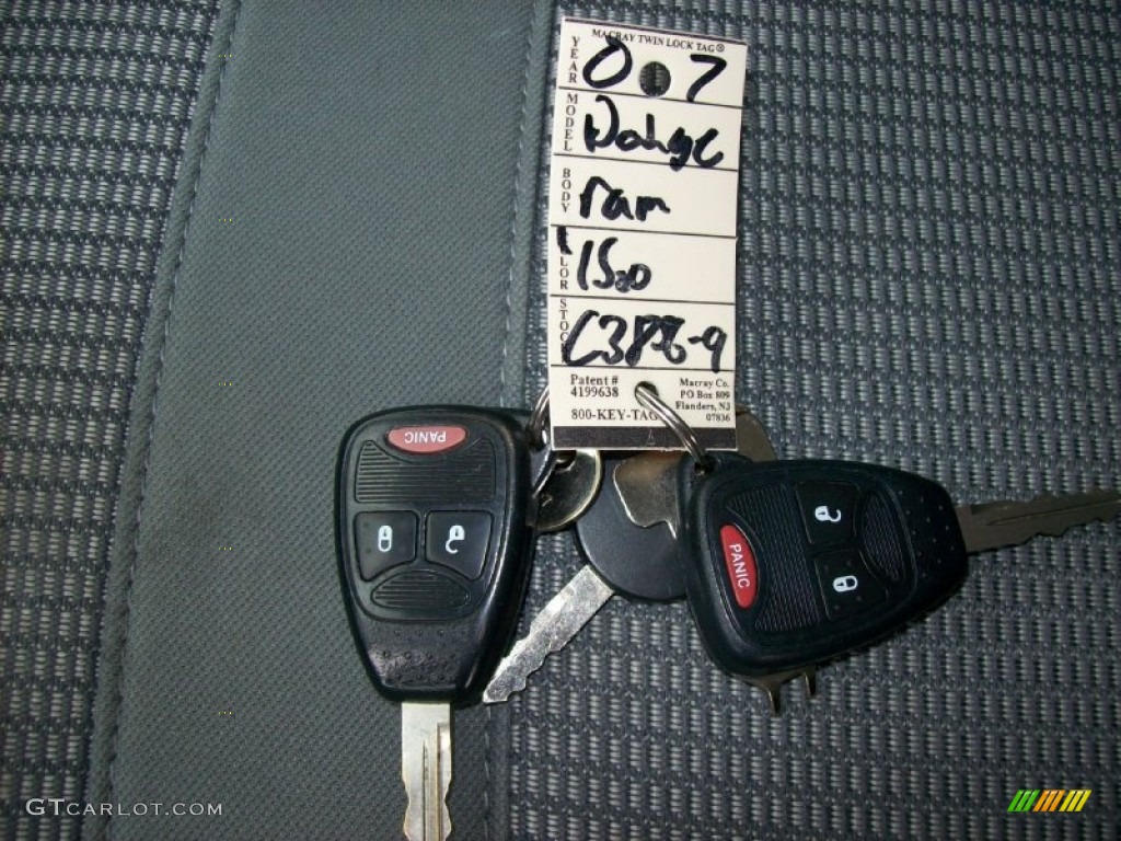 2007 Dodge Ram 1500 ST Regular Cab Keys Photo #55016282