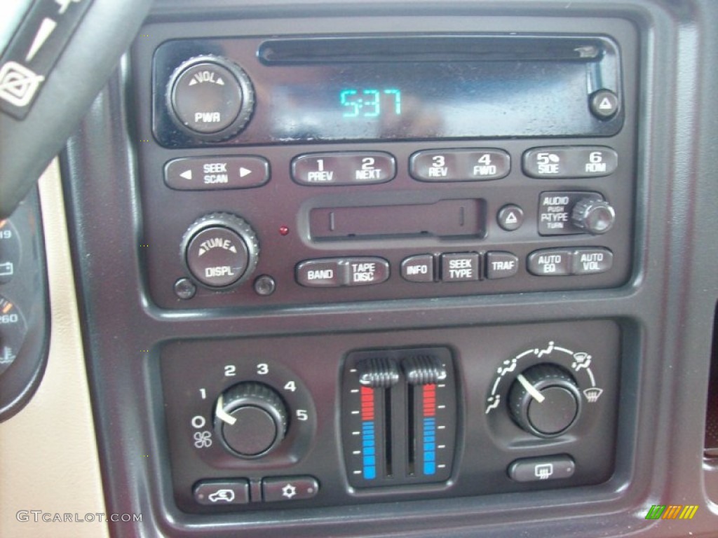 2004 Chevrolet Silverado 2500HD LS Crew Cab 4x4 Audio System Photo #55016483