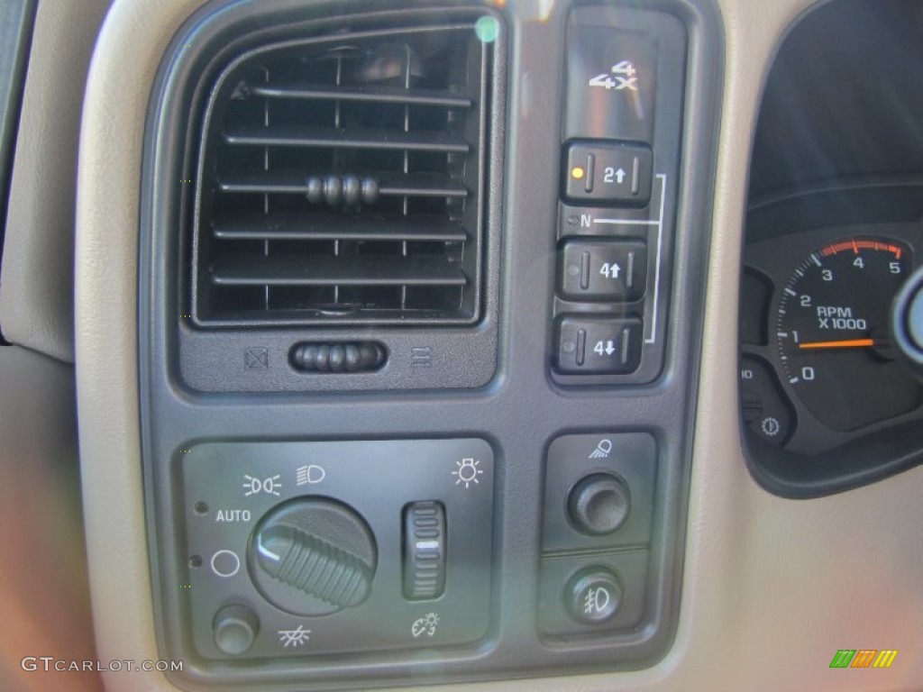 2003 Chevrolet Silverado 2500HD LT Crew Cab 4x4 Controls Photo #55016771