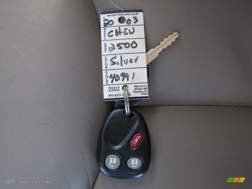2003 Chevrolet Silverado 2500HD LT Crew Cab 4x4 Keys Photo #55016901