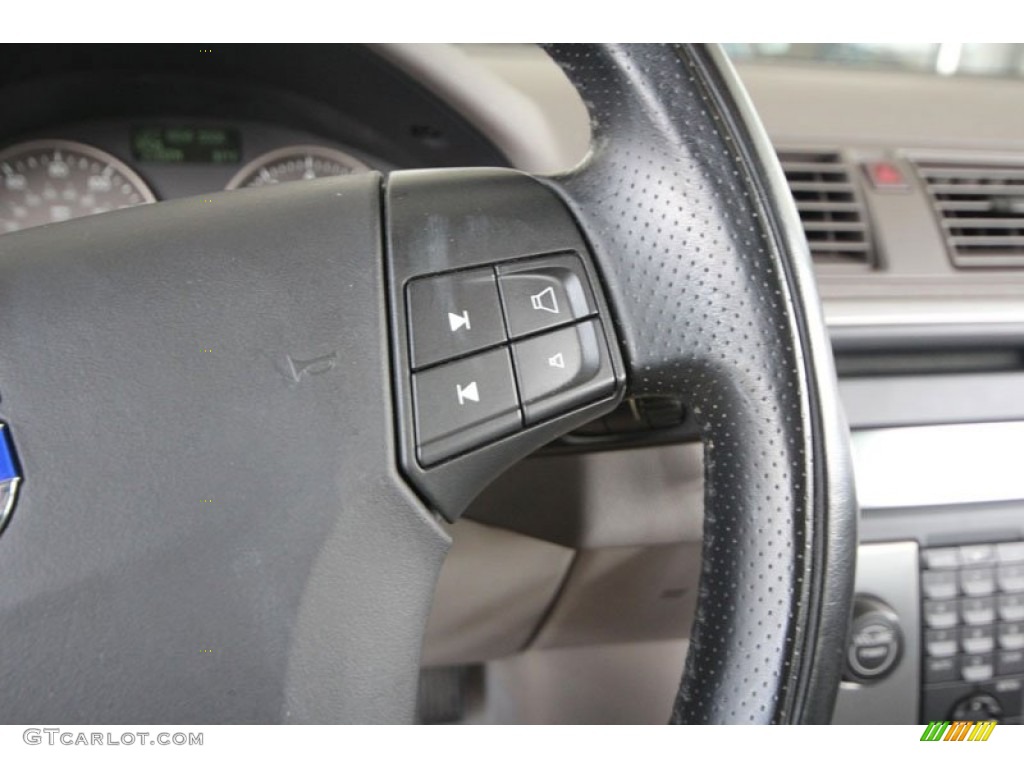 2007 Volvo V50 T5 AWD Controls Photo #55020303