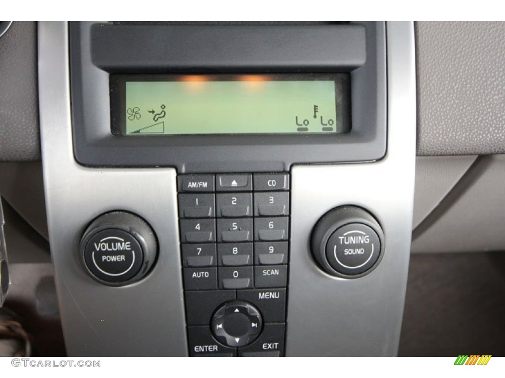 2007 Volvo V50 T5 AWD Controls Photo #55020313