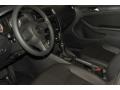 Black - Jetta SE Sedan Photo No. 9