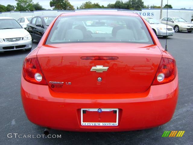 2007 Cobalt LS Sedan - Victory Red / Gray photo #6