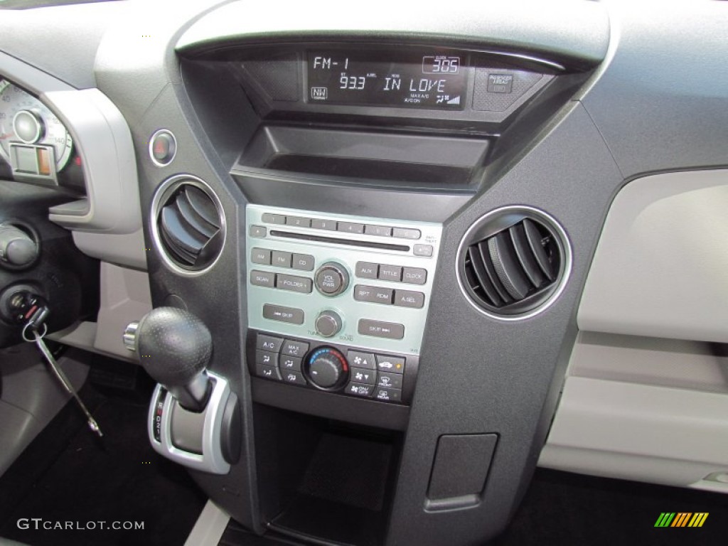 2011 Honda Pilot LX Controls Photo #55027590