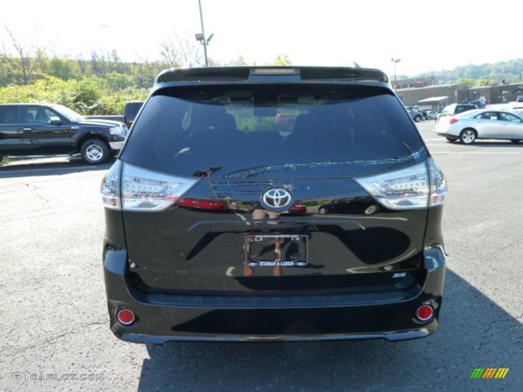 2011 Sienna SE - Black / Dark Charcoal photo #3