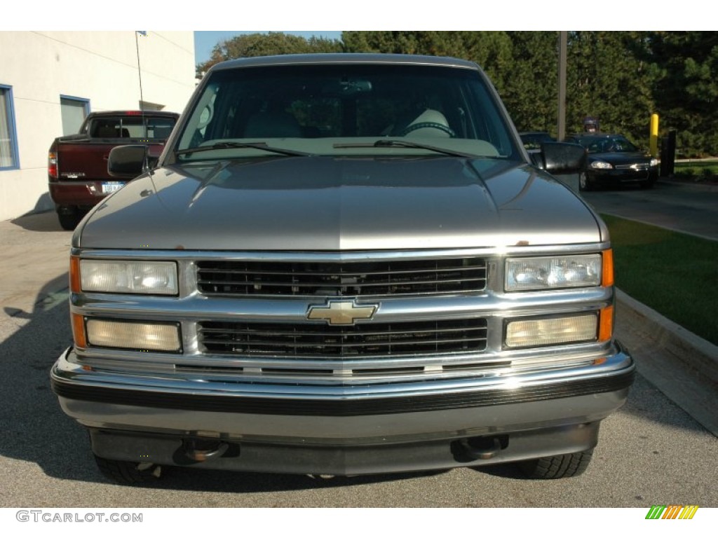 1999 Suburban K1500 LS 4x4 - Sunset Gold Metallic / Neutral photo #2