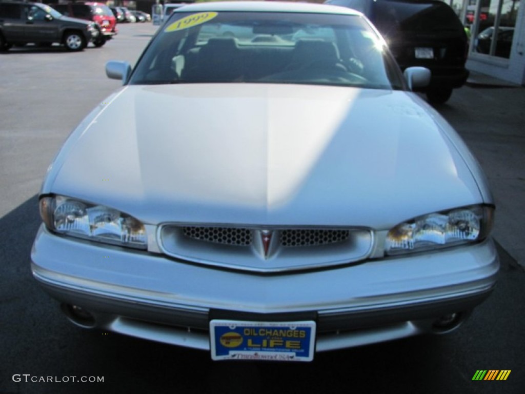 1999 Bonneville SE - Galaxy Silver Metallic / Dark Pewter photo #18