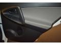 Super White - RAV4 I4 4WD Photo No. 19