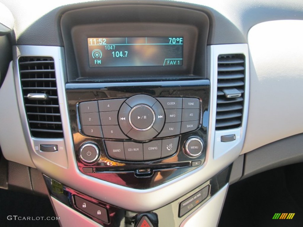 2011 Chevrolet Cruze LT Controls Photo #55036329
