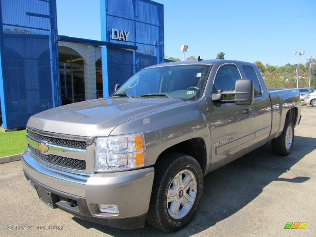 2008 Silverado 1500 LT Extended Cab 4x4 - Graystone Metallic / Light Titanium/Dark Titanium photo #1