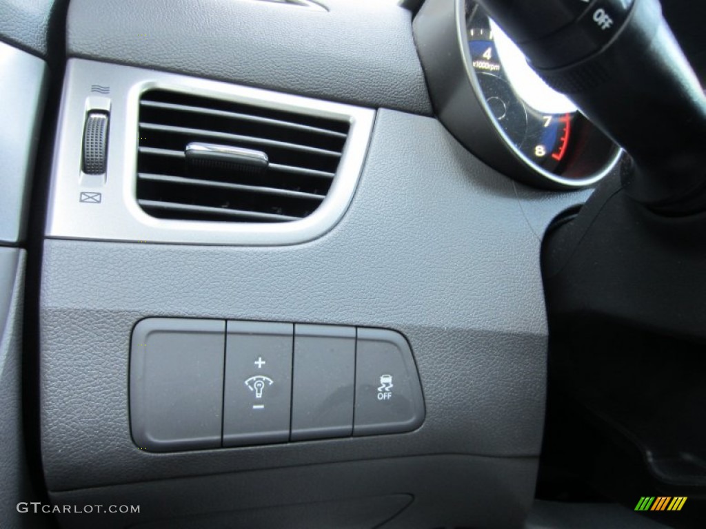 2011 Hyundai Elantra GLS Controls Photo #55036818