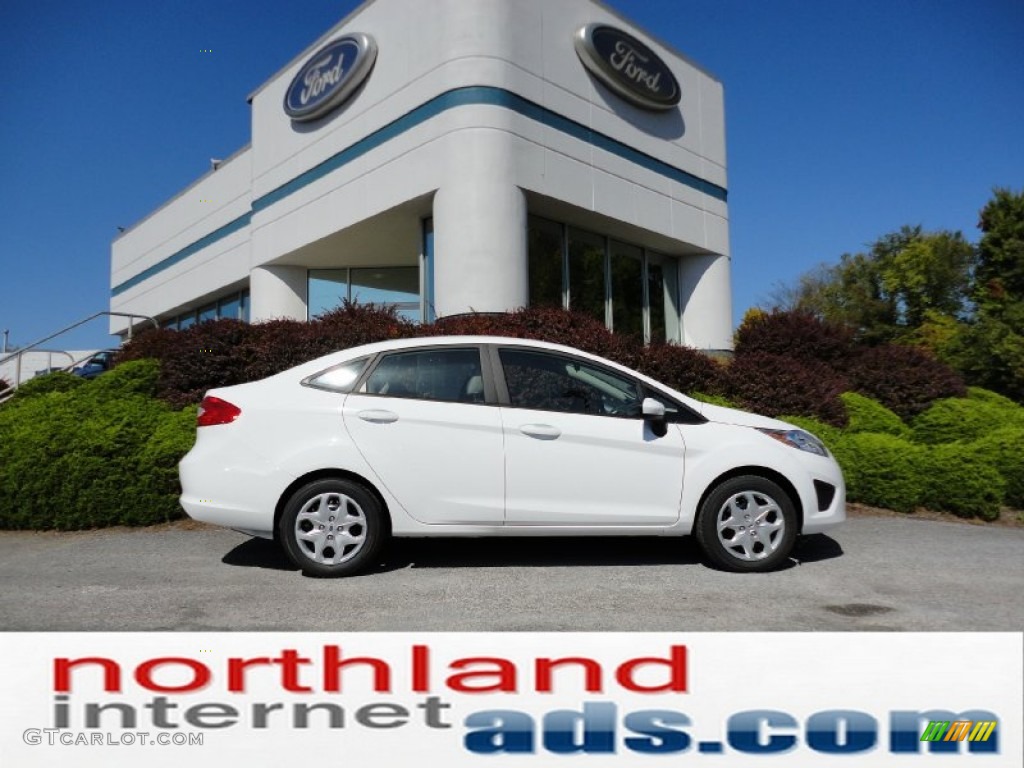 2012 Fiesta SE Sedan - Oxford White / Light Stone/Charcoal Black photo #1