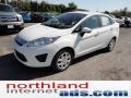 Oxford White - Fiesta SE Sedan Photo No. 4