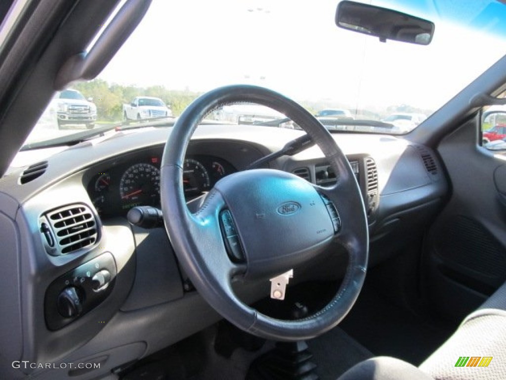 2001 Ford F150 XLT SuperCab 4x4 Medium Graphite Steering Wheel Photo #55052205