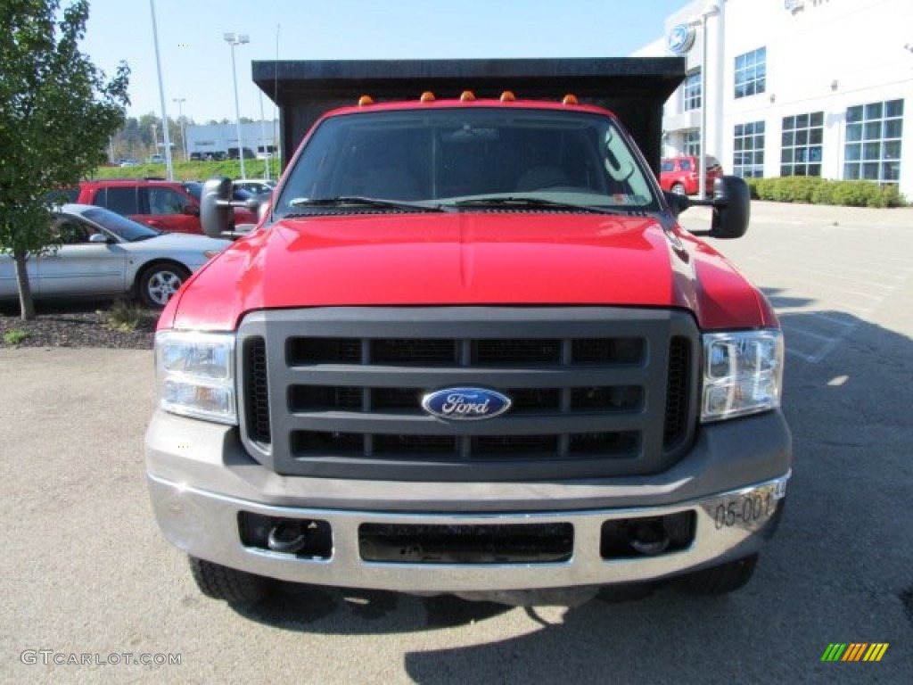 2005 F350 Super Duty XL Regular Cab 4x4 Chassis - Red / Medium Flint photo #5