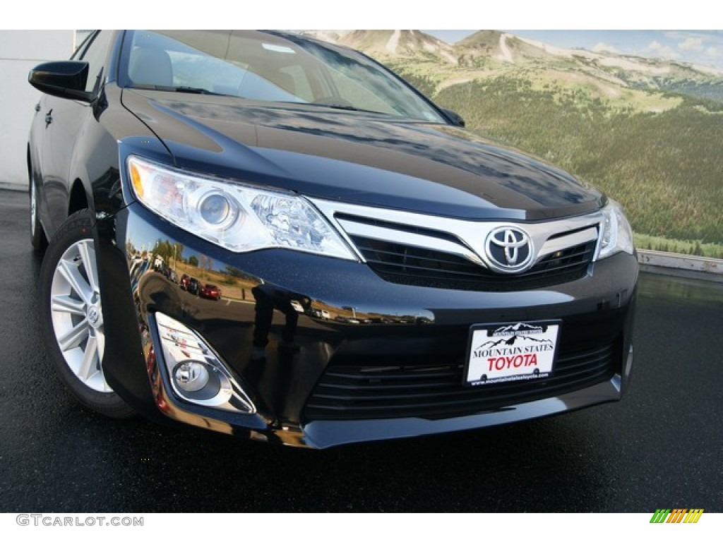 2012 Camry XLE V6 - Attitude Black Metallic / Ivory photo #2