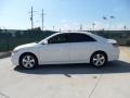Super White - Camry SE Photo No. 6