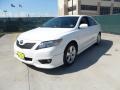 Super White - Camry SE Photo No. 7