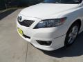 Super White - Camry SE Photo No. 11