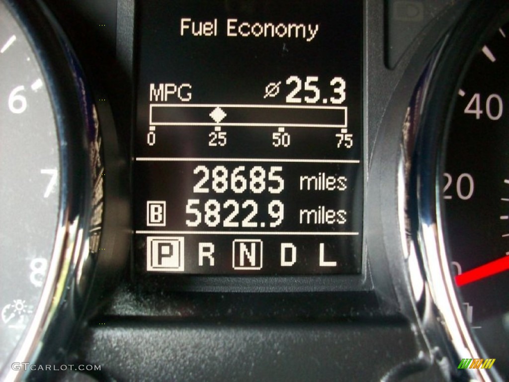 2011 Rogue S AWD - Silver Ice Metallic / Black photo #15