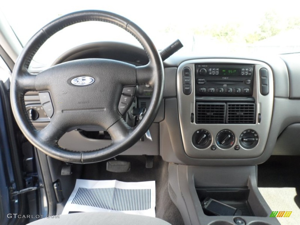 2005 Explorer XLT - Medium Wedgewood Blue Metallic / Graphite photo #36