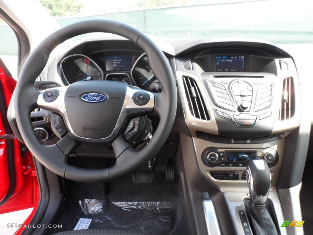 2012 Ford Focus SEL 5-Door Charcoal Black Dashboard Photo #55060332