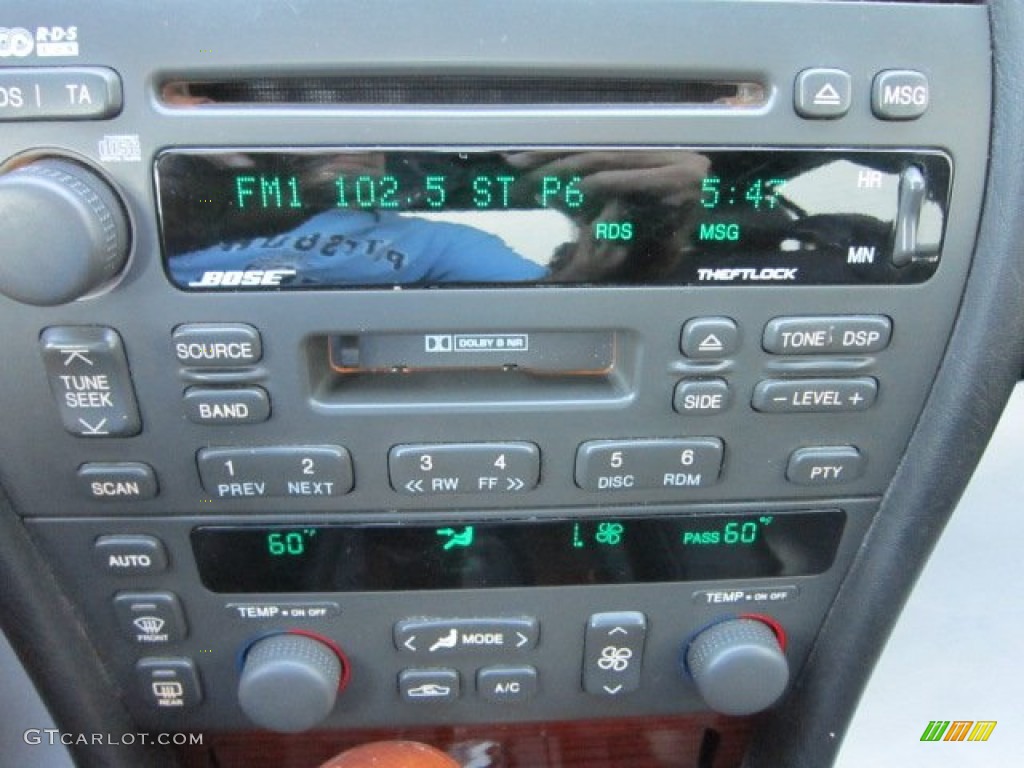 2002 Cadillac Seville STS Audio System Photos