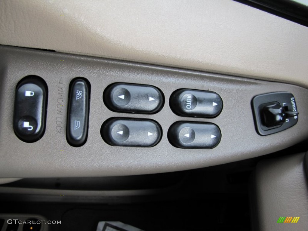2004 Ford Excursion Limited 4x4 Controls Photo #55066689