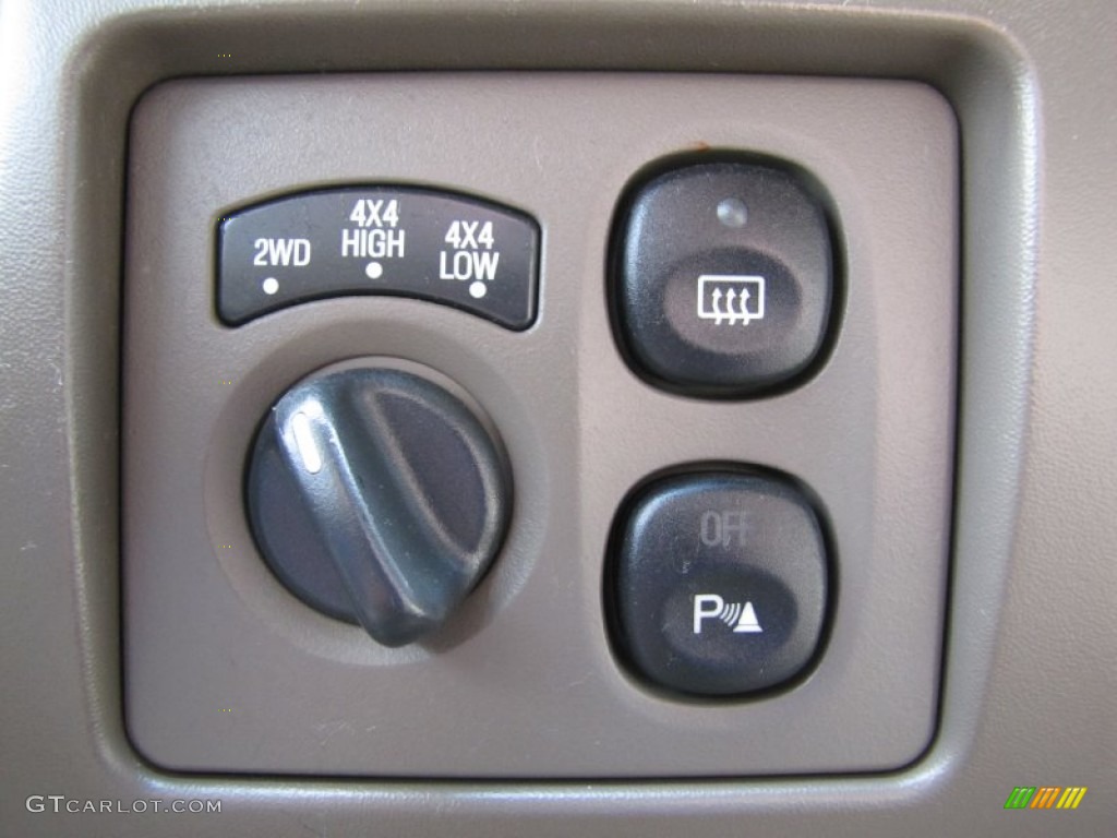 2004 Ford Excursion Limited 4x4 Controls Photo #55066701