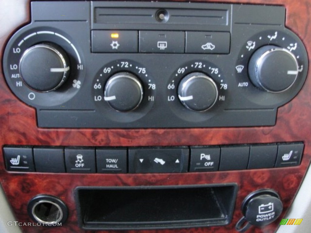 2007 Jeep Commander Limited Controls Photos