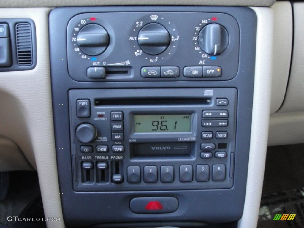 1998 Volvo V70 GLT Controls Photo #55069479