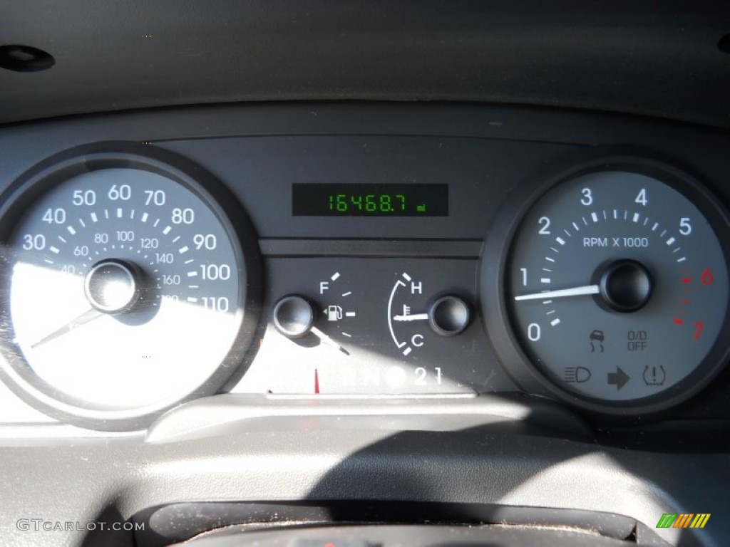 2006 Mercury Grand Marquis GS Gauges Photo #55070115