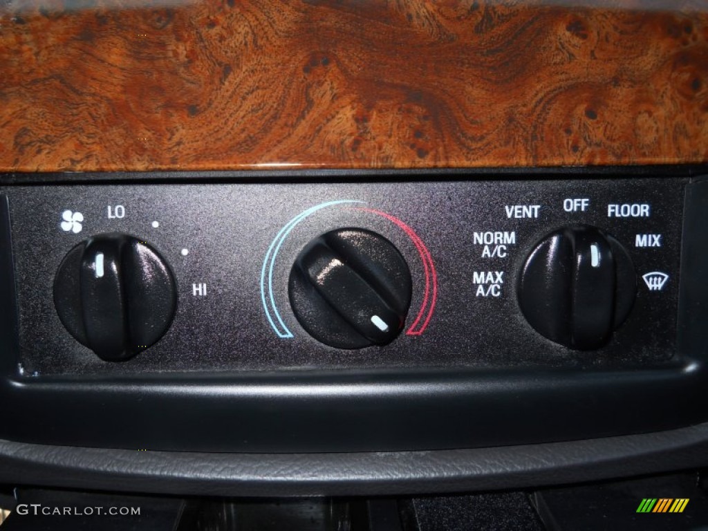2006 Mercury Grand Marquis GS Controls Photo #55070139