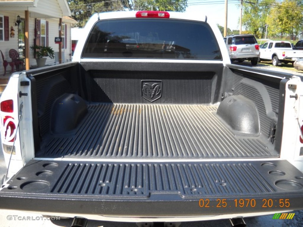 2003 Ram 1500 SLT Quad Cab 4x4 - Bright White / Dark Slate Gray photo #7