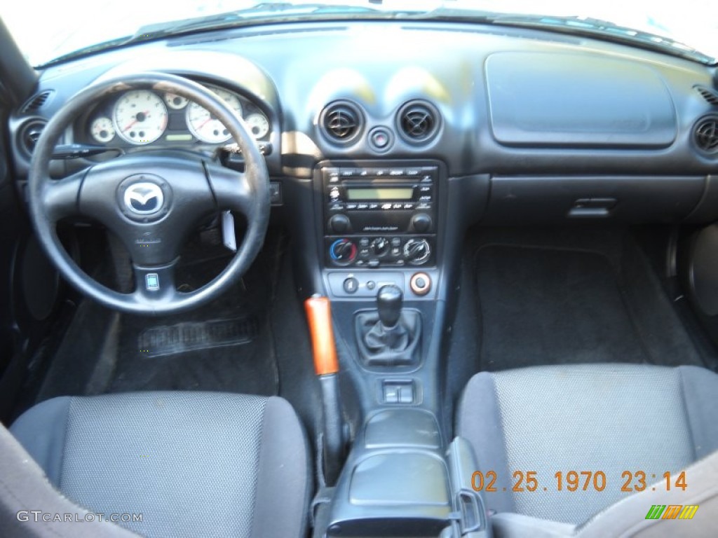 2003 Mazda MX-5 Miata Roadster Black Dashboard Photo #55070862